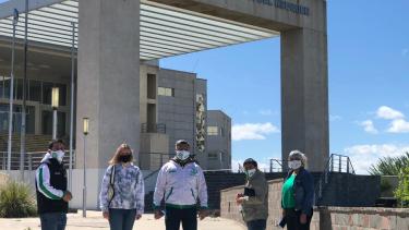 Los referentes de ATEN llevaron su reclamo a la Legislatura. (Gentileza).-