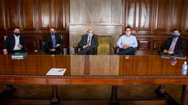 El titular de Energía y el CEO de YPF analizaron con las autoridades de la Federación de Empresas de Energía el complejo escenario del sector.