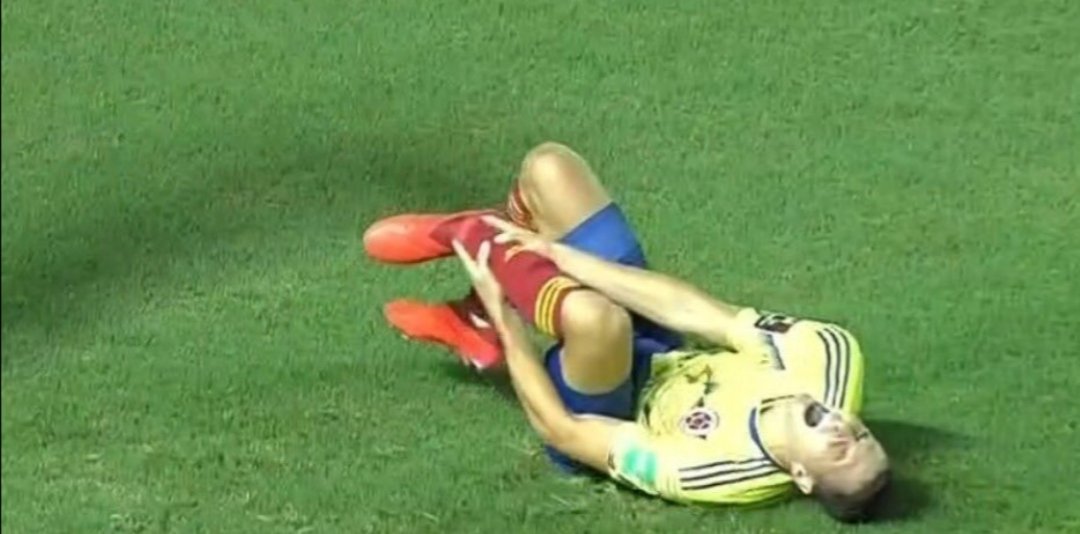 Santiago Arias se lesionó en el partido que Colombia le ganó a Venezuela por 3 a 0.