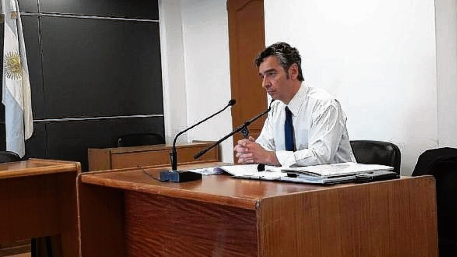 El fiscal Francisco Arrien impugnó el fallo del Tribunal de Impugnación de la provincia que revocó y absolvió al policía acusado por matar a su hermana. (Foto: archivo)