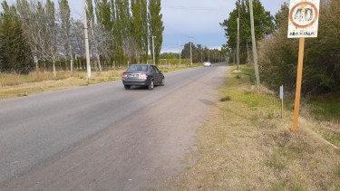Sobre el tramo de la avenida Cipolletti, colocarán reductores de velocidad. (Foto Pablo Accinelli)