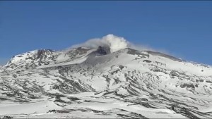 Copahue: salió el sol y así está el volcán después de dos días de nevadas
