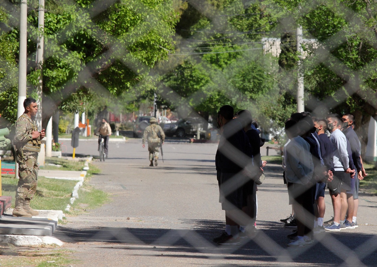 Las actuaciones judiciales se llevaron a cabo el 23 en la sede central del Batallón Ingenieros de Montaña 6 de la capital neuquina. Foto: Oscar Livera.