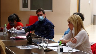 Marco Castro y Mónica Herrero fueron los voceros oficiales en el Deliberante de Viedma. Fotos: gentileza.