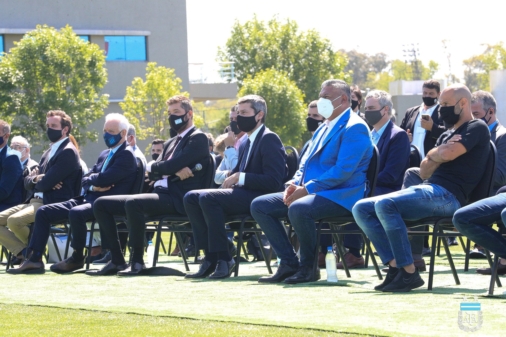 Los dos mejores de cada grupo de la "Fase Inicial" clasificarán a la "Fase Campeonato".