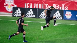 Higuaín marcó por primera vez en la MLS con un golazo de tiro libre
