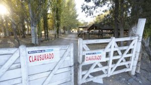 Imputaron a siete personas  por jugar un partido de polo en plena cuarentena en Roca