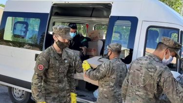 Los uniformados trabajan junto a personal municipal. Fotos: gentileza.