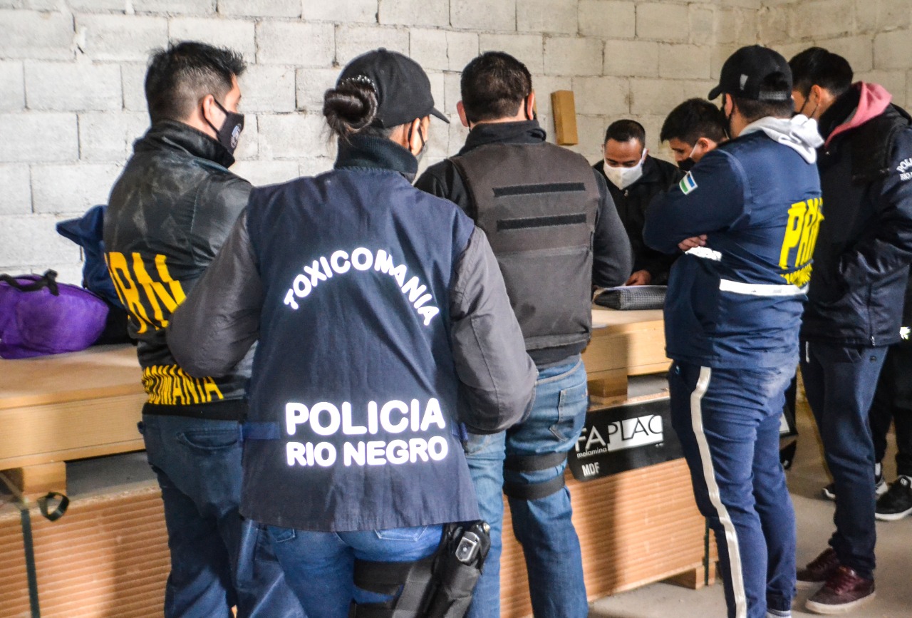 La policía de Río Negro colaboró con los operativos realizados ayer en Río Negro y Chubut. (foto: gentileza)