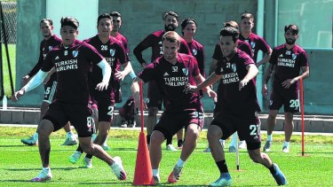 River recibe en la cancha del Rojo a la Liga y la misión es terminar como líder del Grupo D.