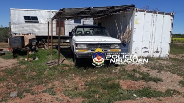 Detuvieron a tres sujetos cuando robaban elementos de un depósito de repuestos viales en Neuquén. Alegaron que estaban saldando una deuda. (Foto: Gentileza).