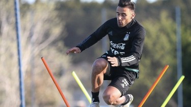 Toto Salvio dio positivo y espera resultados para las últimas horas del martes. 