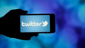 Twitter y una caída mundial por «problemas en los sistemas internos»