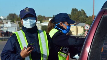 En el caso de la Policía se dispuso el pago de $5.400 por día festivo trabajado. Foto: Marcelo Ochoa.