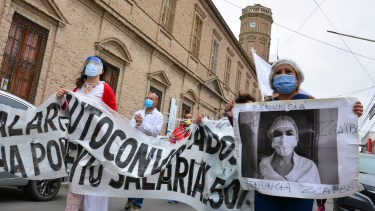 Los trabajadores hospitalarios llevan 11 semanas de movilizaciones y reclamos. Foto: Marcelo Ochoa.
