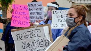 Los acompañantes terapéuticos esperan una respuesta urgente de la Provincia.
Foto : Marcelo Ochoa