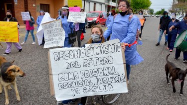 Marcharon cuidadores, enfermeros y acompañantes terapéuticos en Viedma