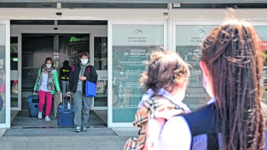 El 1 de diciembre volverán totalmente los vuelos comerciales a Neuquén. (Foto: Florencia Salto)