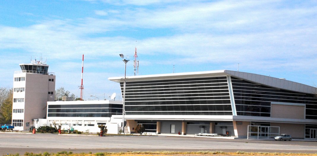 El aeropuerto Juan Domingo Perón fue uno de los habilitados por el Gobierno para el tránsito internacional. (foto: archivo)