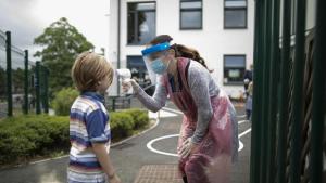 Coronavirus: la OMS considera que se pueden mantener abiertas las escuelas