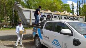 El intendente de San Martín salió a recolectar la basura ante el paro de municipales