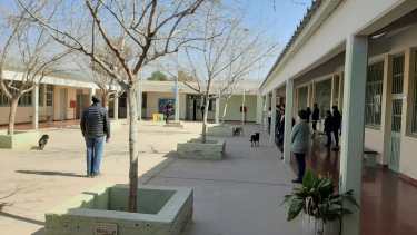 Los patios de las escuelas son los lugares donde pueden realizarse los actos de egreso. Foto ilustrativa