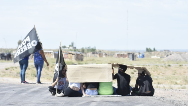 El tránsito en la rotonda de Autovía Norte estuvo interrumpido en ambos carriles. Foto: Florencia Salto