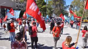 Marcharon en Neuquén a favor del impuesto a las Grandes Fortunas