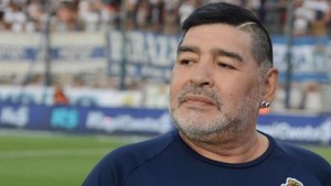 Maradona deberá ser operado y hay preocupación por su salud