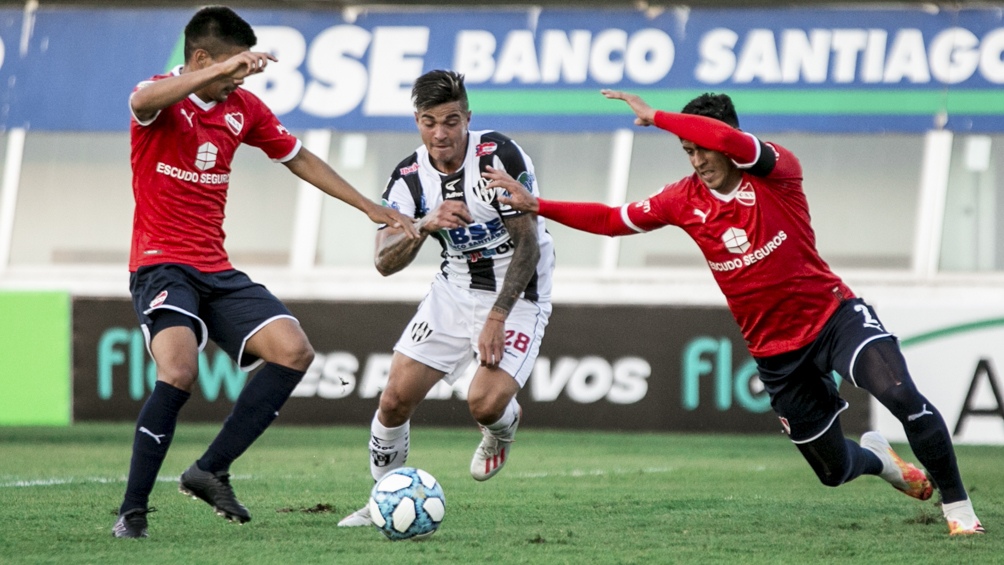 El Rojo le ganó a Central Córdoba en Santiago del Estero en el debut.