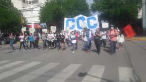 Marcharon en Roca para que sea ley el proyecto «Techo, Tierra y Trabajo»