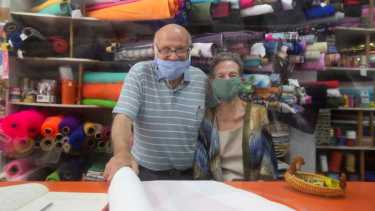 Mauricio y Luisa, los dueños del emblemático local "Diente de oro". Fotos: Juan Thomes