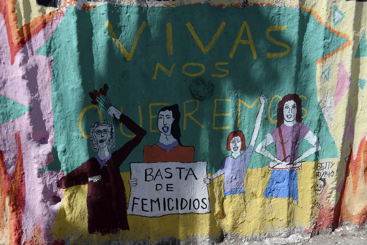 En la esquina de Moreno y Palacios, un paredón destinado a reflejar acciones contra la violencia hacia las mujeres. Foto: Alfredo Leiva