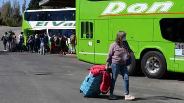 En la terminal de Bariloche la CNRT realiza controles a los choferes de colectivos de larga distancia. Archivo