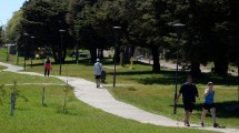 Imagen de Impulsan una Red de Senderos Urbanos en Bariloche para promover caminatas accesibles y generar una pausa