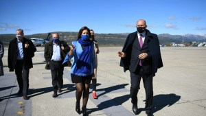 Carreras recibió al gobernador de Santa Fe por un millonario acuerdo con Invap