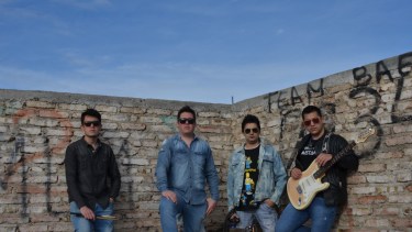 En 2018, Eliet  grabó su primer disco: "Por Mil Caminos".