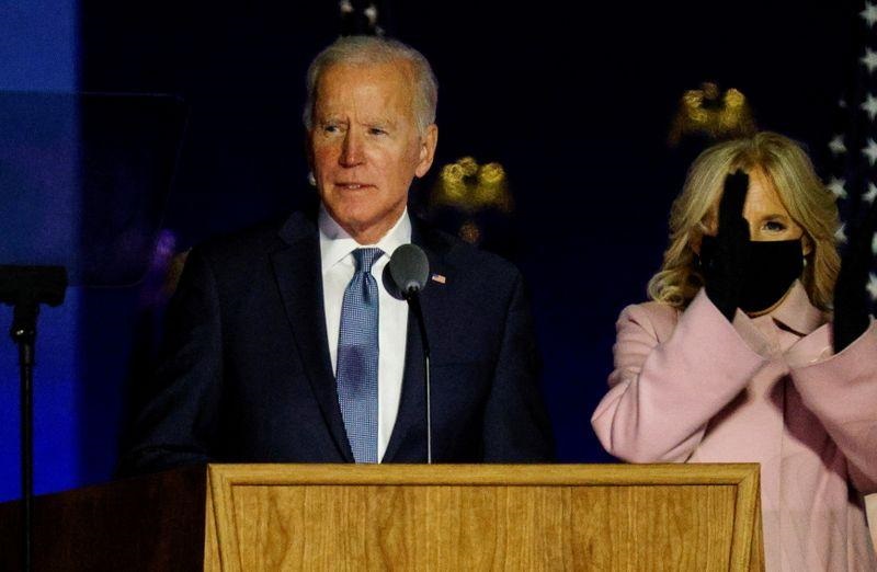 Biden emitió su discurso en su bujker de campaña. Foto: Reuters.-