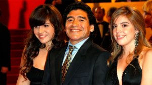 Dalma y Gianinna Maradona recibieron las condolencias en las redes sociales