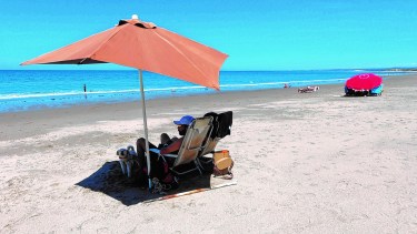Las playas de Las Grutas, una tentación en la costa de Río Negro. Foto: Martín Brunella.