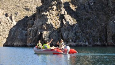 La laguna "El Gato", en la zona de Paso Limay, ofrece un ambiente especial para el trolling.  Foto: José Mellado. 