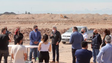 El acto lo encabezó el intendente MarianoGaido. Contó con la participación de todas las entidades beneficiarias. (Foto: Oscar Livera) 