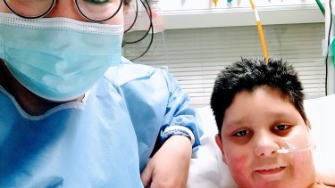 Mateo recibió el alta de internación, y el viernes regresará a Huergo. (Foto gentileza)