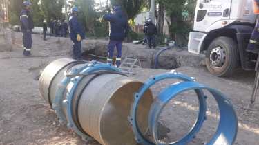 Los trabajos empezaron a las 2 de la madrugada, con el desagote de los ductos. (Foto: César Izza)