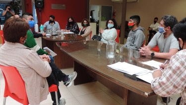 La reunión se desarrolló en el edificio del Concejo Deliberante de Viedma.