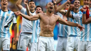 El retiro de Mascherano: un repaso por su increíble carrera, en fotos