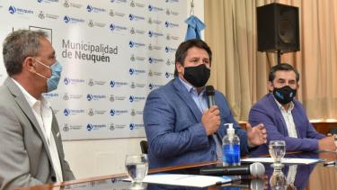 El Municipio firmó un convenio con Calf para que reciban el Fondo Solidario. (Gentileza).-