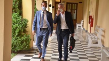 El gobernador y el ministro, quien hoy asistirá por vía remota a la comisión de Presupuesto de la Legislatura. Foto: archivo Yamil Regules. 