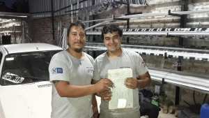 Sorprendió a su empleado y le regaló un auto para darle una mano