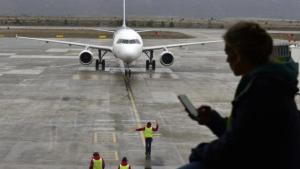 La ceniza en suspensión obligó anoche a cancelar vuelos a Bariloche, hoy operan normal